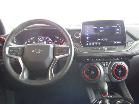 Used 2025 Chevrolet Blazer RS image 5