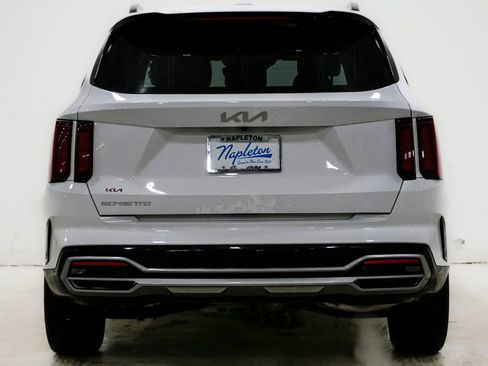 Used 2023 Kia Sorento S w/ Panoramic Sunroof Package image 8