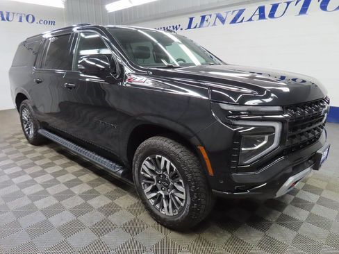 Used 2025 Chevrolet Suburban Z71 w/ Z71 Off-Road Package image 3