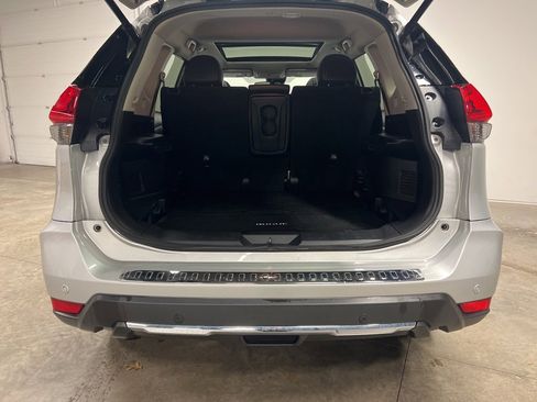 Used 2020 Nissan Rogue SL w/ Premium Package image 6