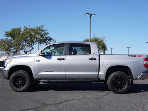 Used 2015 Toyota Tundra SR5 image 2