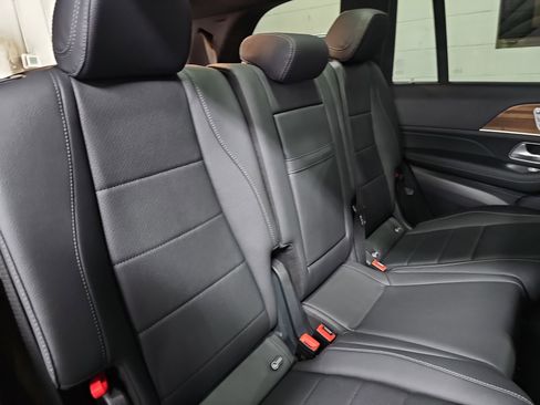 Certified 2025 Mercedes-Benz GLS 450 4MATIC image 13