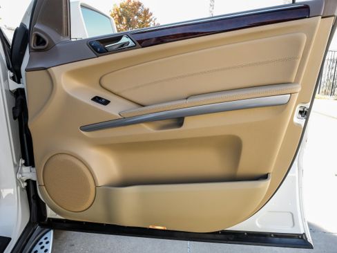 Used 2011 Mercedes-Benz ML 350 BlueTEC 4MATIC image 44