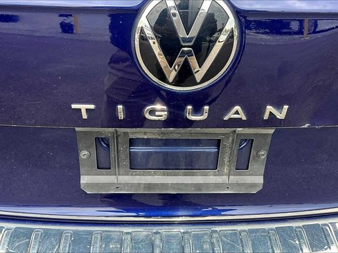 Used 2022 Volkswagen Tiguan SE AWD/4WD image 10