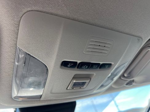 Used 2020 Toyota Corolla LE image 34