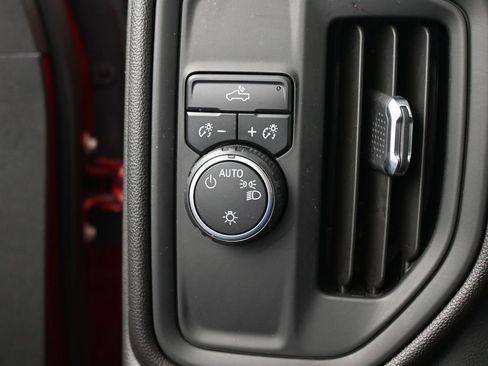 Used 2021 Chevrolet Silverado 1500 Custom image 32