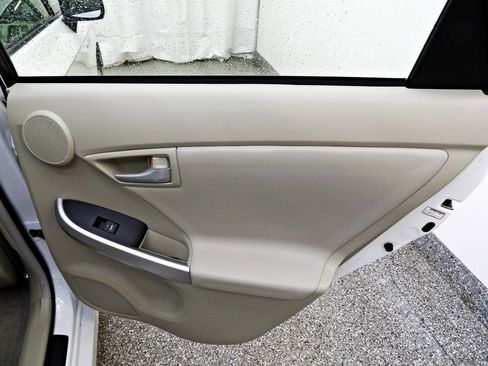 Used 2010 Toyota Prius Five image 12