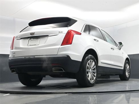 Used 2017 Cadillac XT5 Luxury w/ Driver Awareness Package image 28