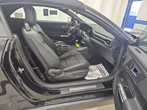 Used 2024 Ford Mustang Premium image 16
