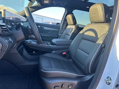 New 2026 Buick Enclave Sport Touring w/ Power Package FWD image 16