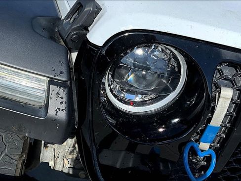 Used 2024 Jeep Wrangler Unlimited image 28