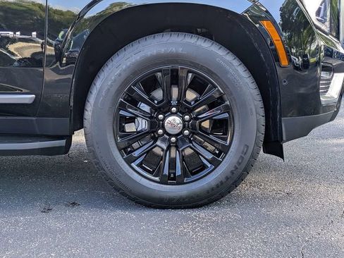 Used 2025 GMC Yukon XL Denali AWD/4WD image 10