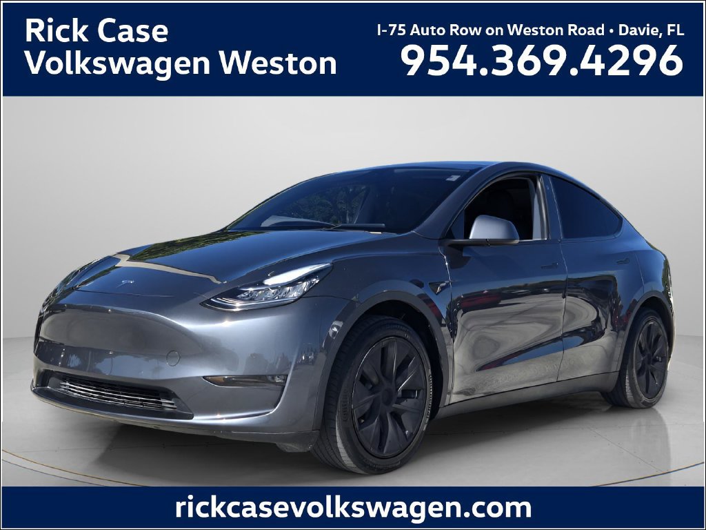 Used 2022 Tesla Model Y Long Range AWD/4WD image 1