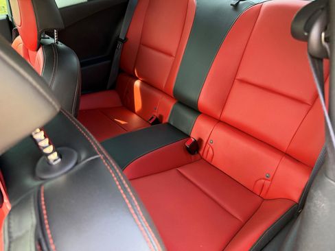 Used 2015 Chevrolet Camaro SS RWD image 11