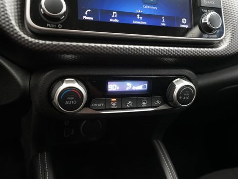 Used 2018 Nissan Kicks SV image 20