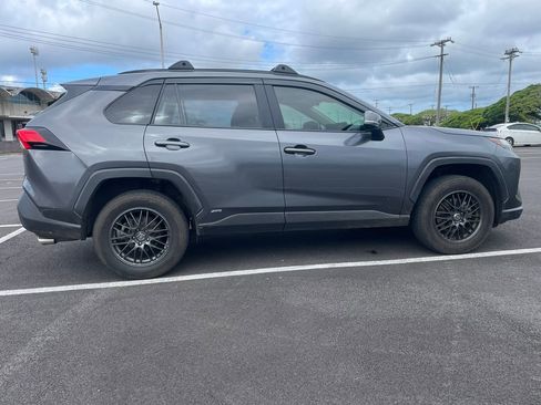 Used 2022 Toyota RAV4 XLE AWD/4WD image 10