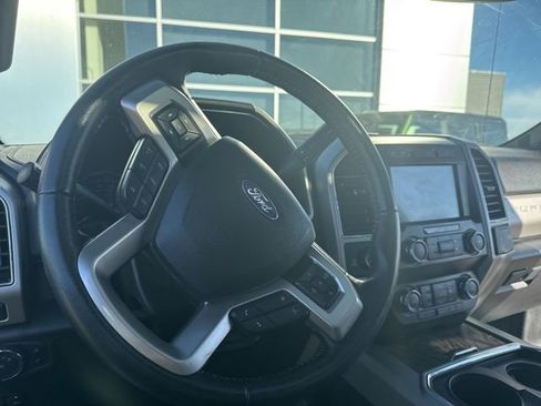 Used 2019 Ford F350 Lariat image 11