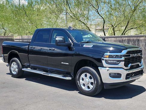 Used 2026 RAM 2500 Big Horn AWD/4WD image 2