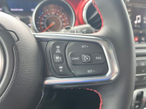 Used 2023 Jeep Wrangler Rubicon w/ LED Lighting Group AWD/4WD image 19