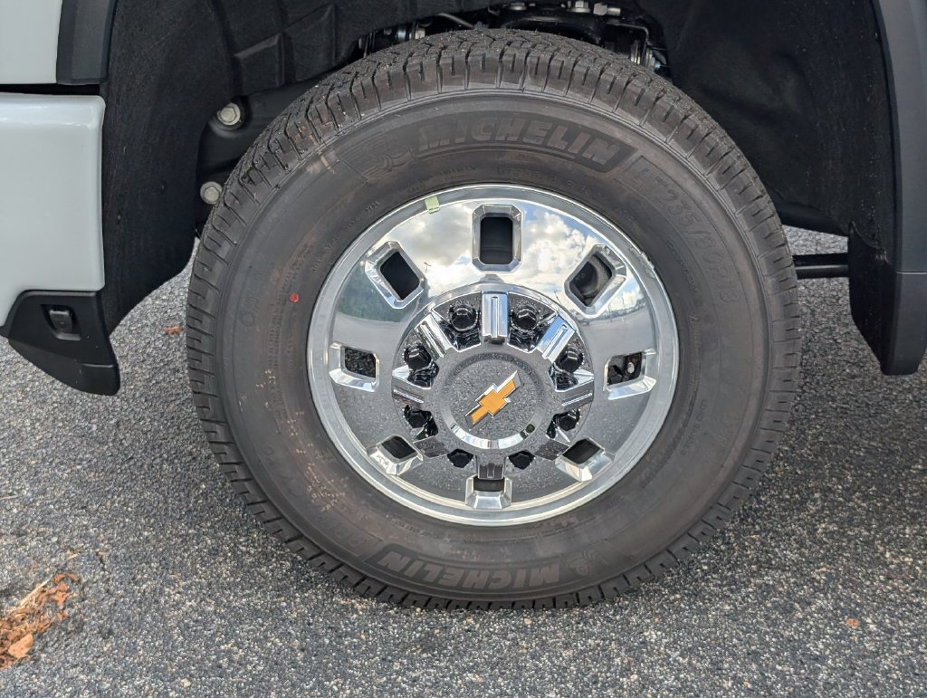 New 2026 Chevrolet Silverado 3500 High Country w/ High Country Premium Package AWD/4WD image 11