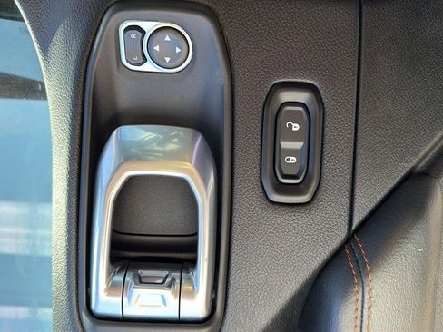 Used 2021 Jeep Gladiator Mojave AWD/4WD image 12