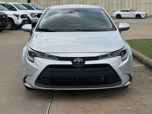 Used 2026 Toyota Corolla LE FWD image 3