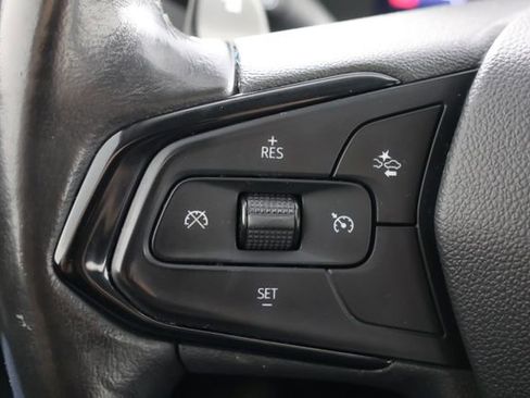 Used 2023 Chevrolet Bolt EUV LT w/ Convenience Package image 11