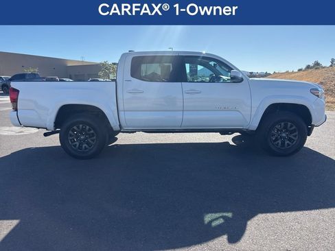 Used 2022 Toyota Tacoma SR5 w/ Technology Package AWD/4WD image 4