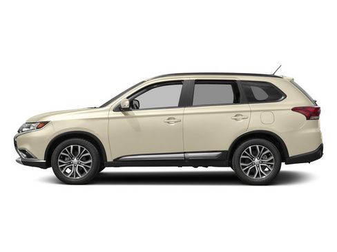 Used 2018 Mitsubishi Outlander LE image 3