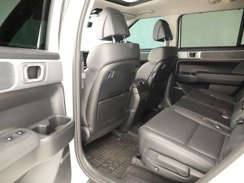 Used 2025 Hyundai Santa Fe Limited FWD image 27