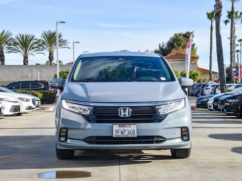 Used 2023 Honda Odyssey Touring image 2