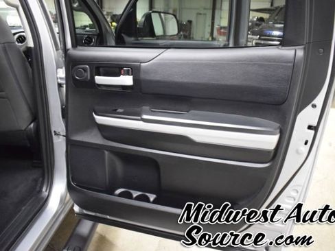Used 2020 Toyota Tundra SR5 w/ SR5 Convenience Package AWD/4WD image 33