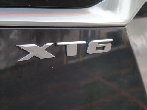 Used 2021 Cadillac XT6 Premium Luxury image 33