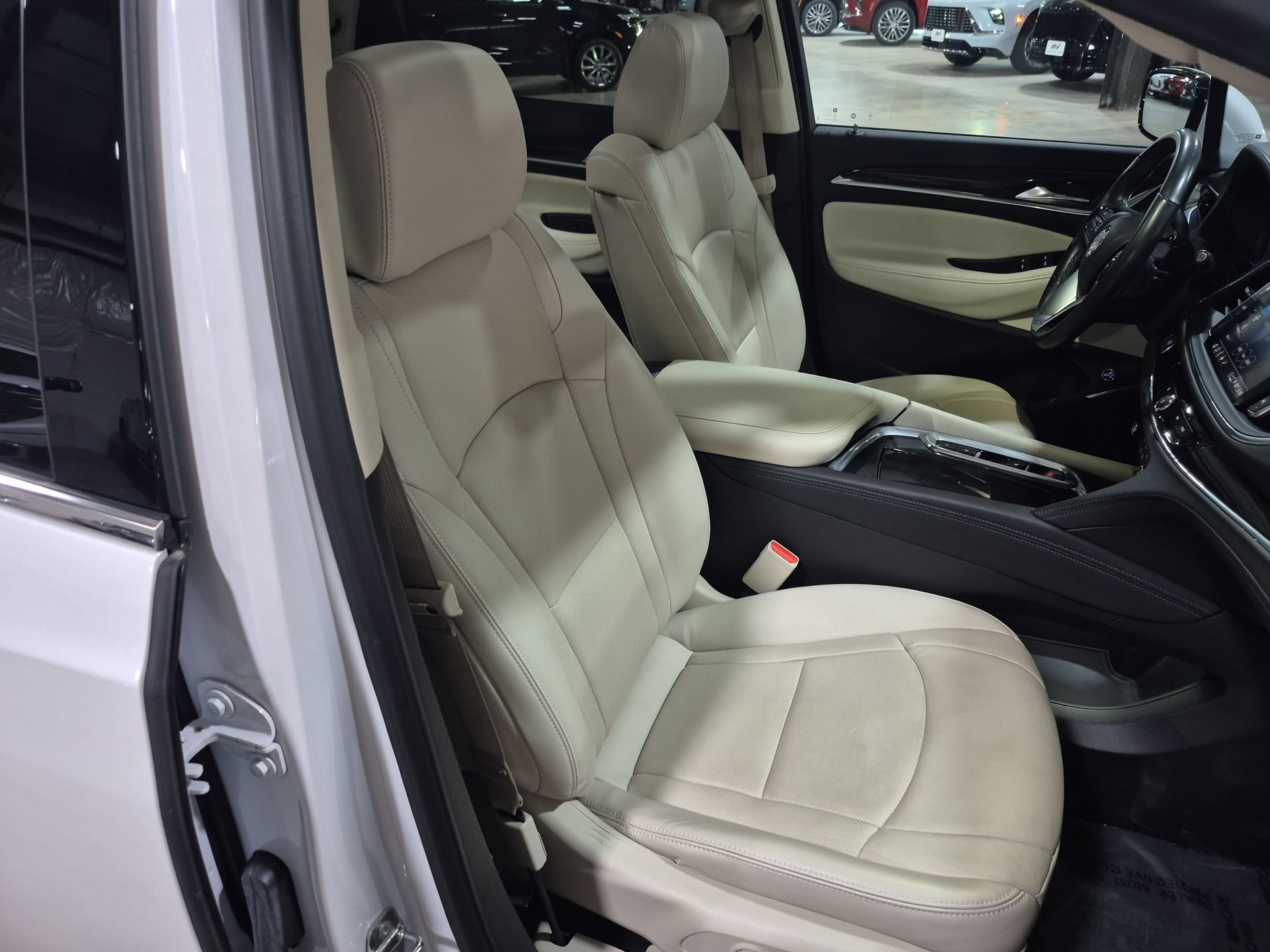 Used 2024 Buick Enclave Essence w/ Experience Buick Package AWD/4WD image 29