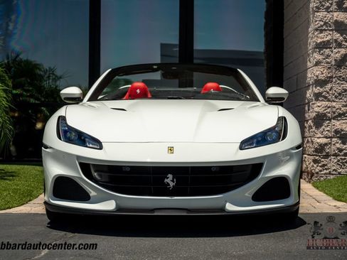 Used 2022 Ferrari Portofino M RWD image 3