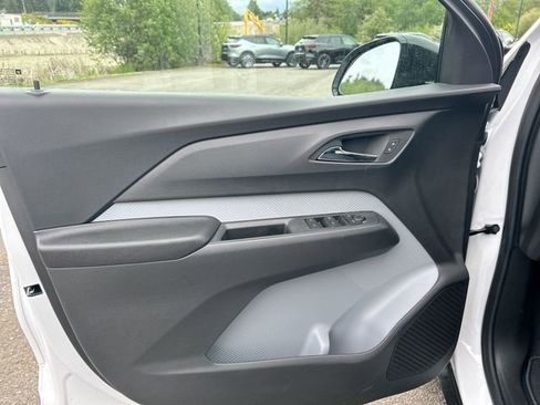 New 2027 Chevrolet Bolt LT w/ Comfort Package FWD image 20