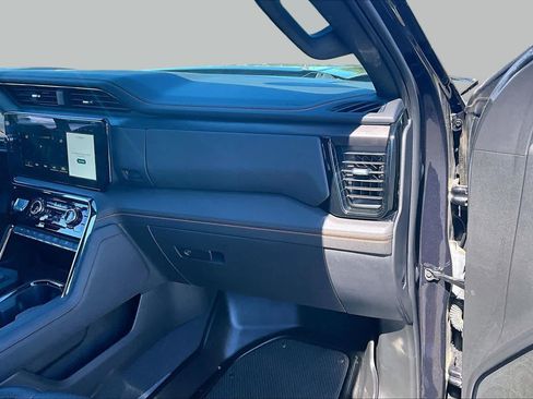 Used 2023 GMC Sierra 1500 AT4 w/ AT4 Premium Package AWD/4WD image 18