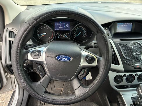 Used 2012 Ford Focus SE FWD image 19