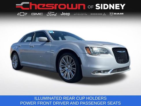 Used 2019 Chrysler 300 Touring L w/ Quick Order Package 22F RWD image 11