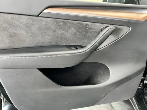 Used 2024 Tesla Model Y Performance AWD/4WD image 23
