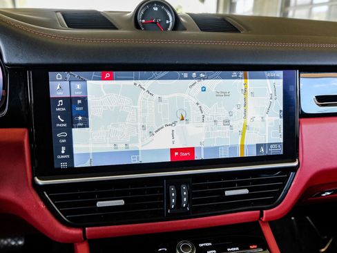 Used 2020 Porsche Cayenne AWD/4WD image 19