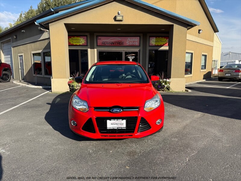 Used 2012 Ford Focus SE FWD image 2