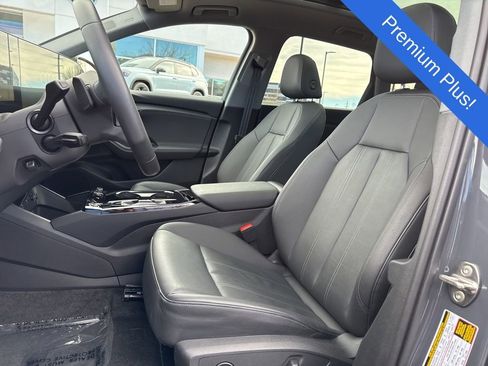 Used 2025 Audi Q6 e-tron Premium Plus w/ Premium Plus AWD/4WD image 9