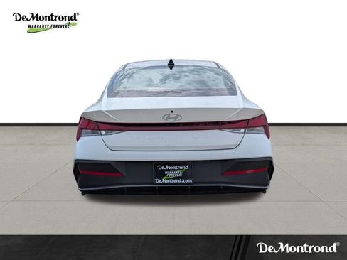 New 2026 Hyundai Elantra SE FWD image 6