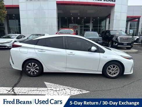 Used 2021 Toyota Prius Prime XLE FWD image 5