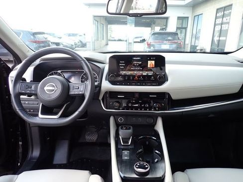 Used 2023 Nissan Rogue SL w/ SL Premium Package image 15