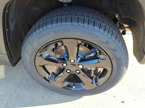 New 2026 Jeep Grand Cherokee Limited w/ Limited Altitude Package image 19