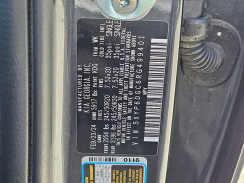 Certified 2024 Kia Telluride S w/ S Sunroof Package image 25