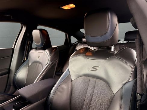Used 2016 Chrysler 200 S image 16