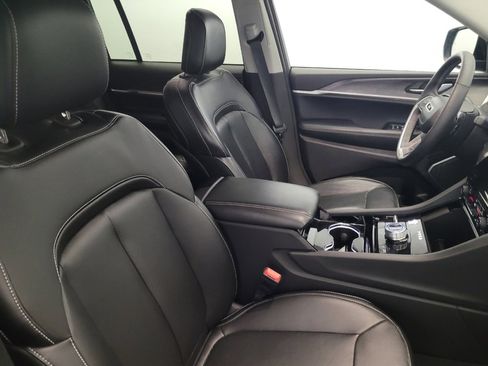 Used 2022 Jeep Grand Cherokee Limited 4xe image 21